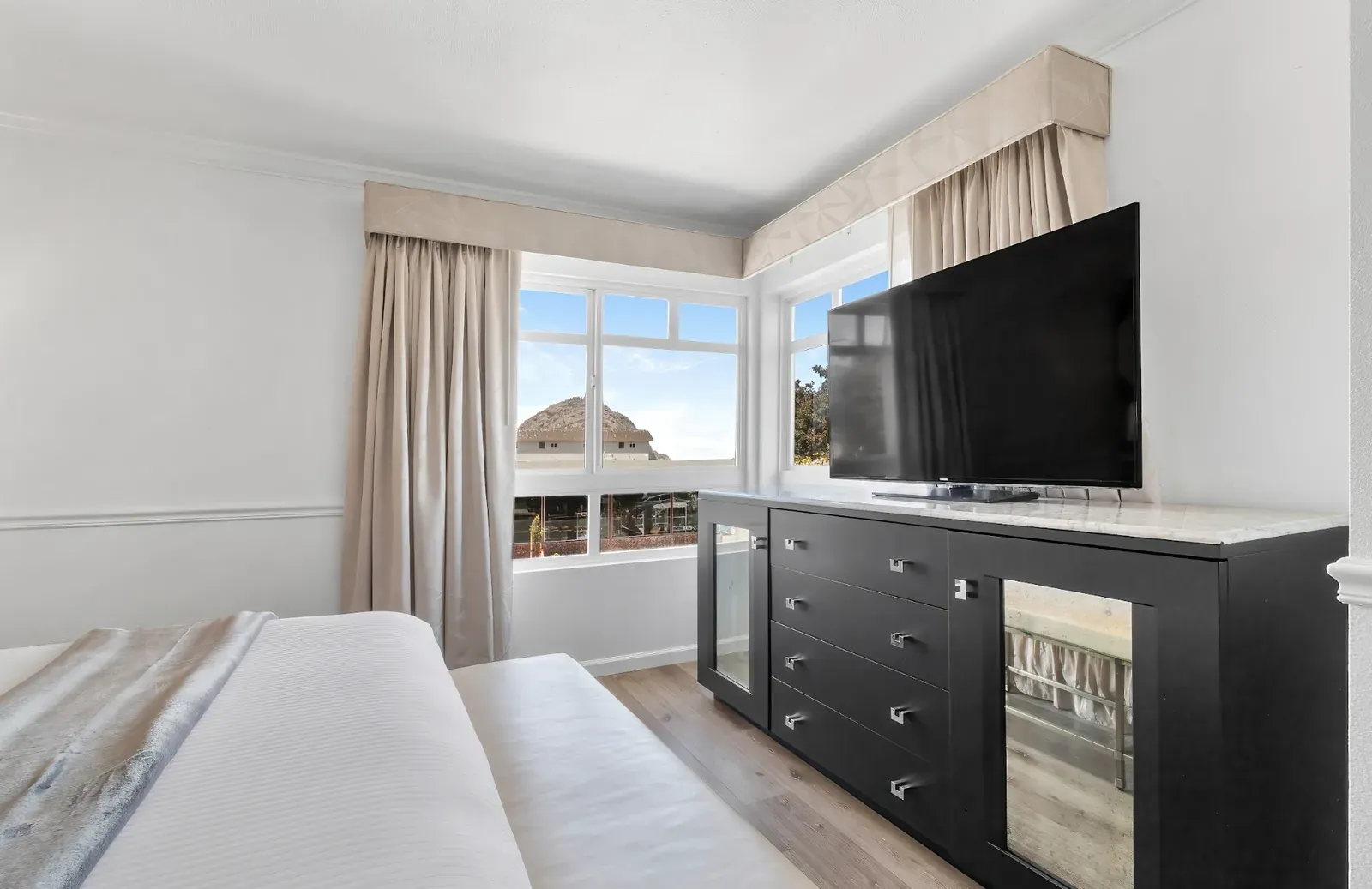 One Bedroom Suite, view 2