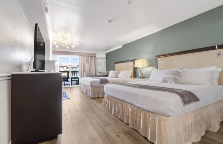 Double King with Balcony - Ascot Suites