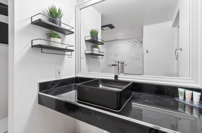 Double King with Balcony - Ascot Suites